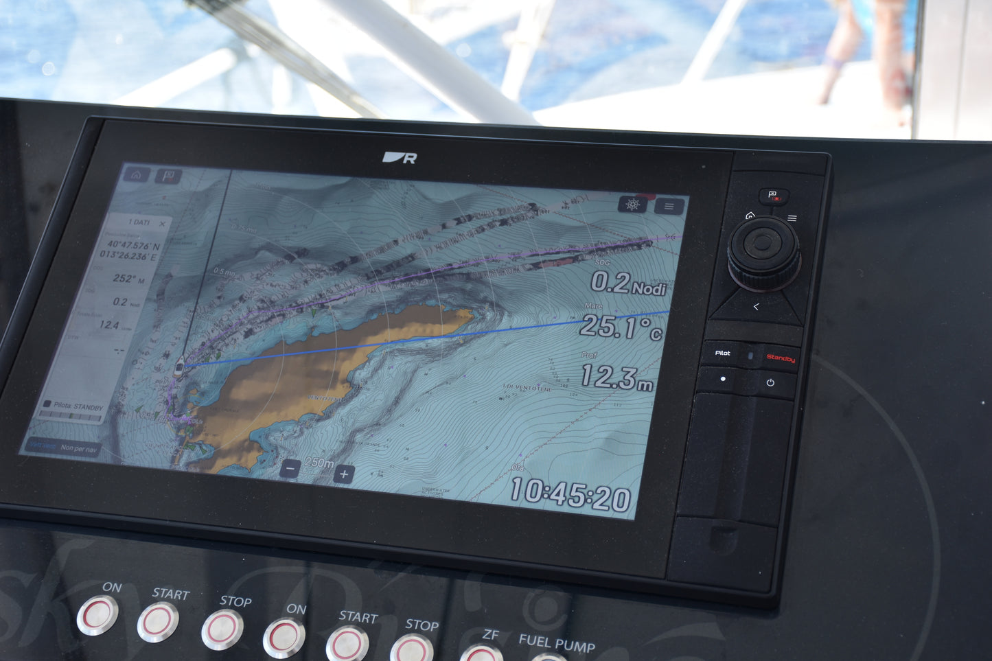 Raymarine Axiom 2 Pro RVM