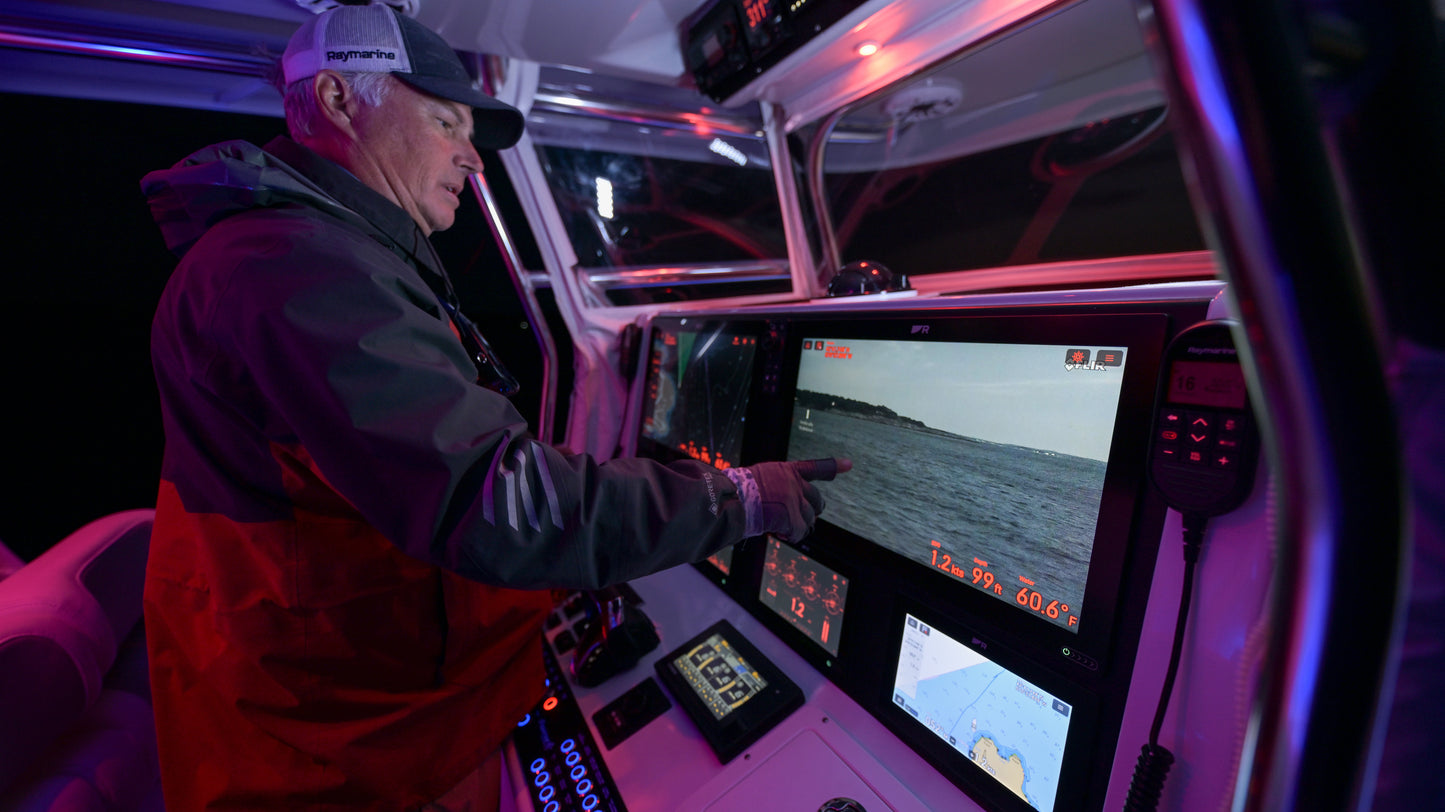 Raymarine - Axiom 2 XL Premium, Glass Bridge Chartplotters